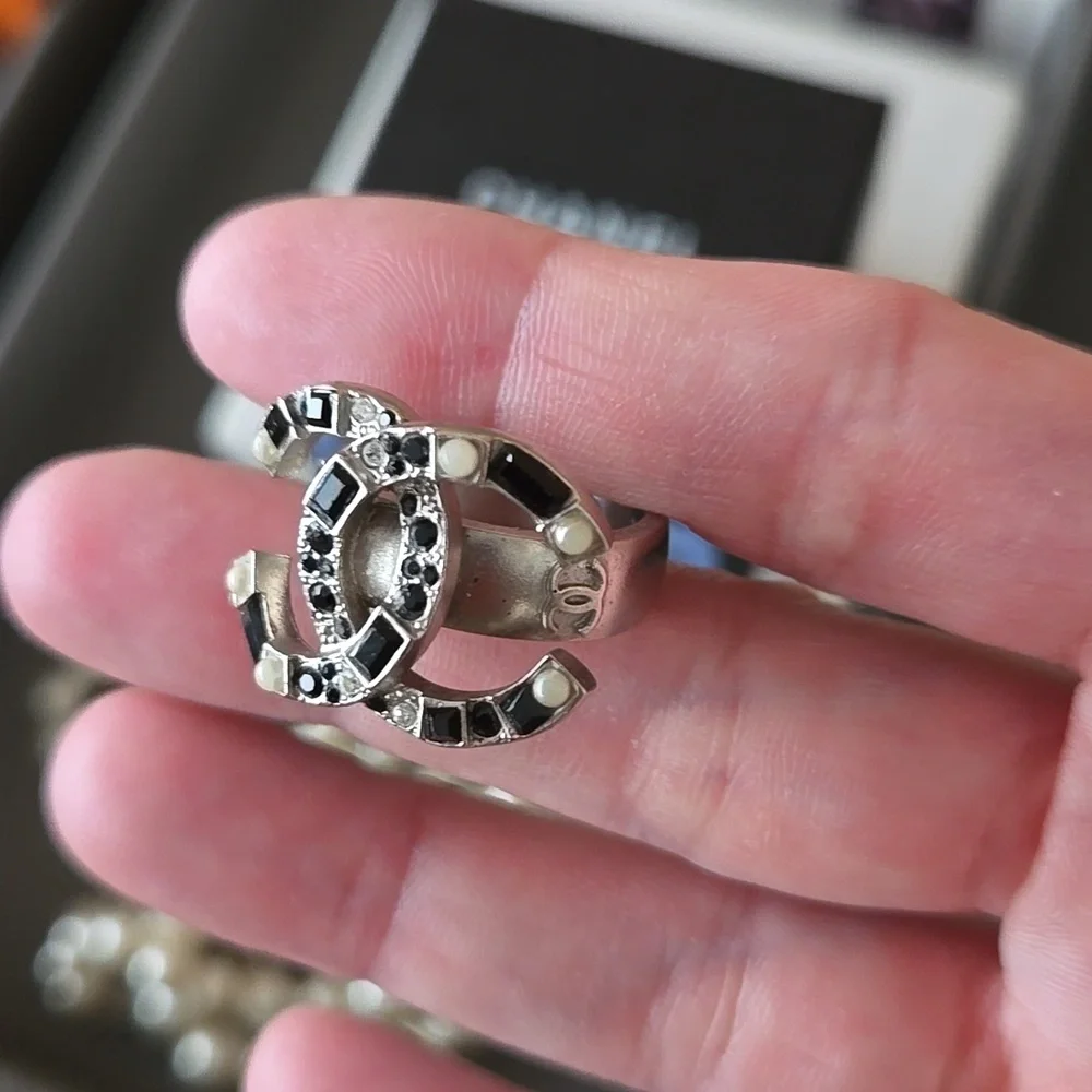 Chanel Geometric Ring | Double CC | Statement Designer Jewelry, Authentic, 52 - Picture 4 of 13